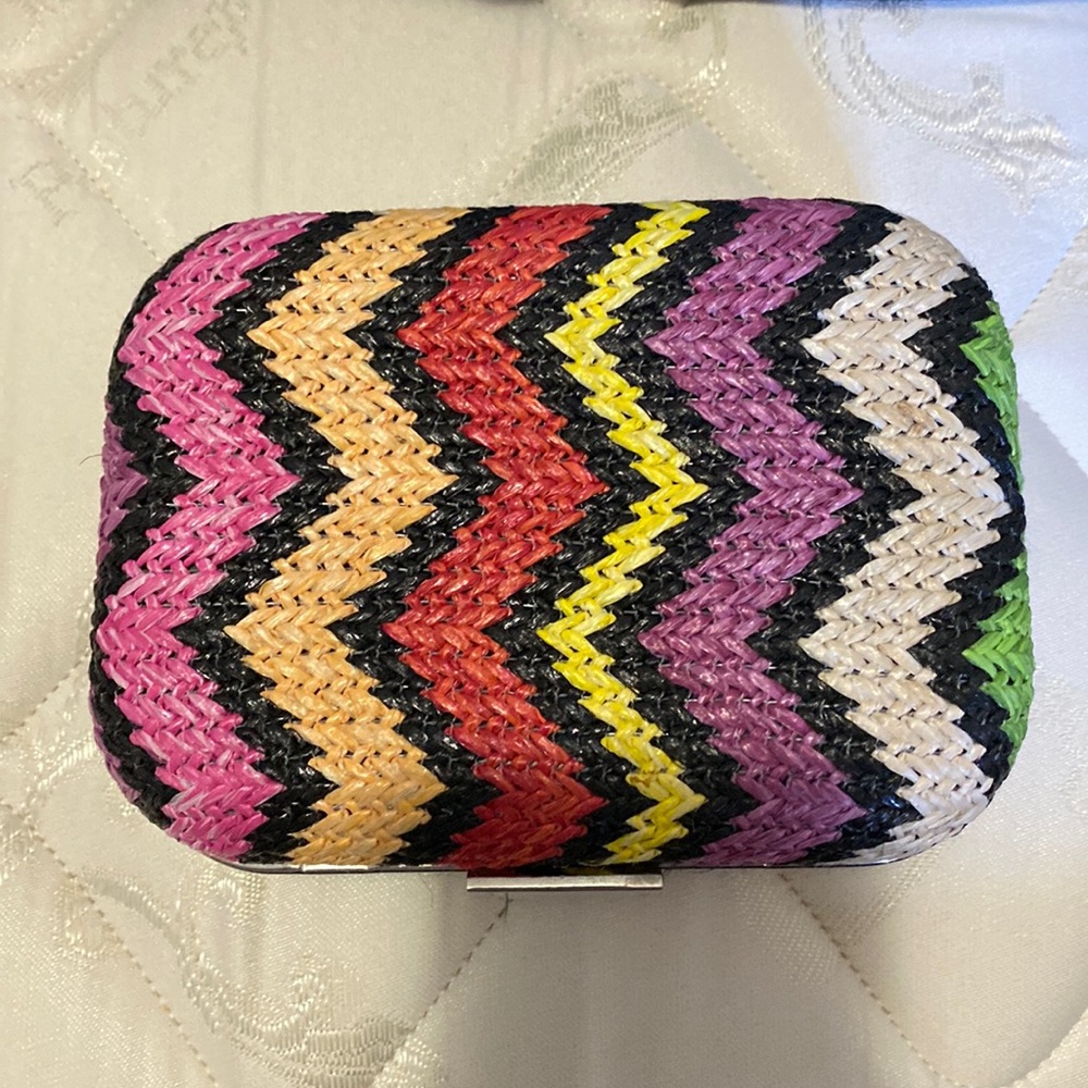 Cute clutch!!